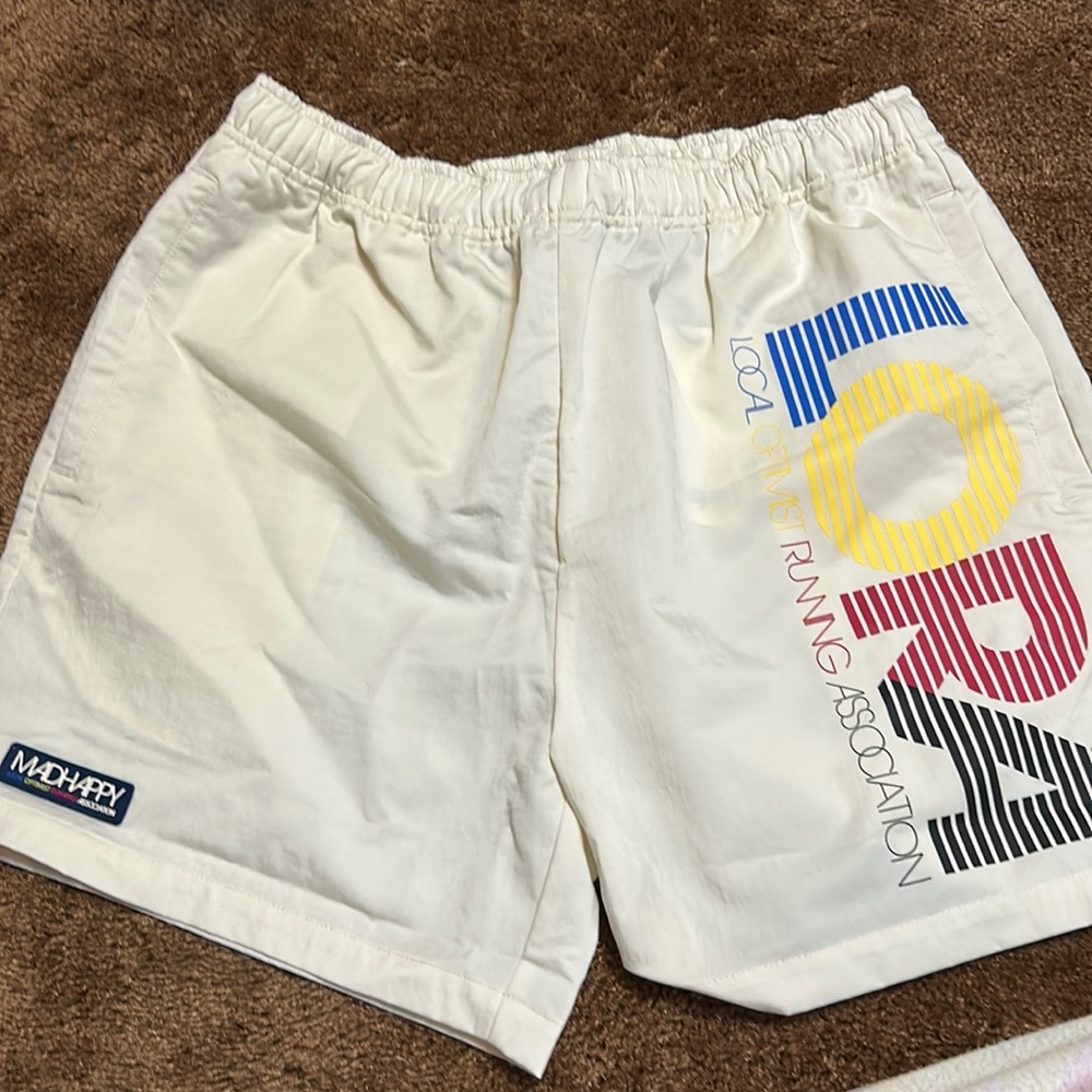 NWT MADHAPPY CREAM UNISEX SHORTS WITH POCKETS SIZE MEDIUM